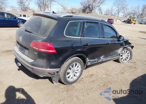 2016 Volkswagen Touareg Vr6 Executive z USA, uszkodzony, nr VIN WVGEF9BP4GD009561